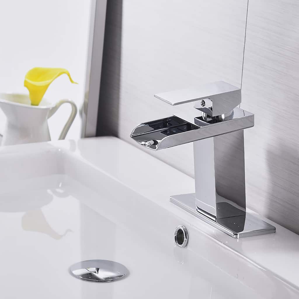 Chrome Single Handle Bathroom Faucet with Deck
