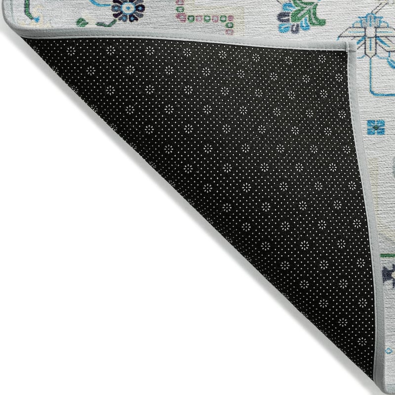 Machine Washable Indoor/ Outdoor Persian Traditional Chantille Rug