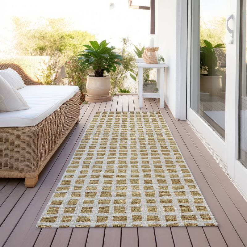 Machine Washable Indoor/ Outdoor Chantille Squares Rug - Gold - 2'3" x 7'6"