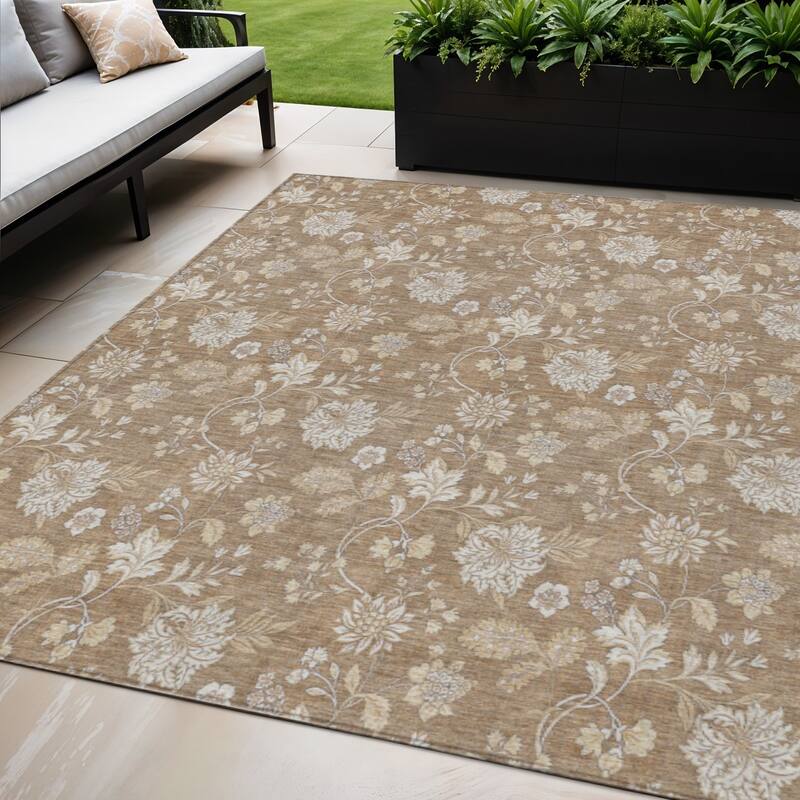 HomeRoots Floral Transitional Rectangle Outdoor Rug - 5' X 8'