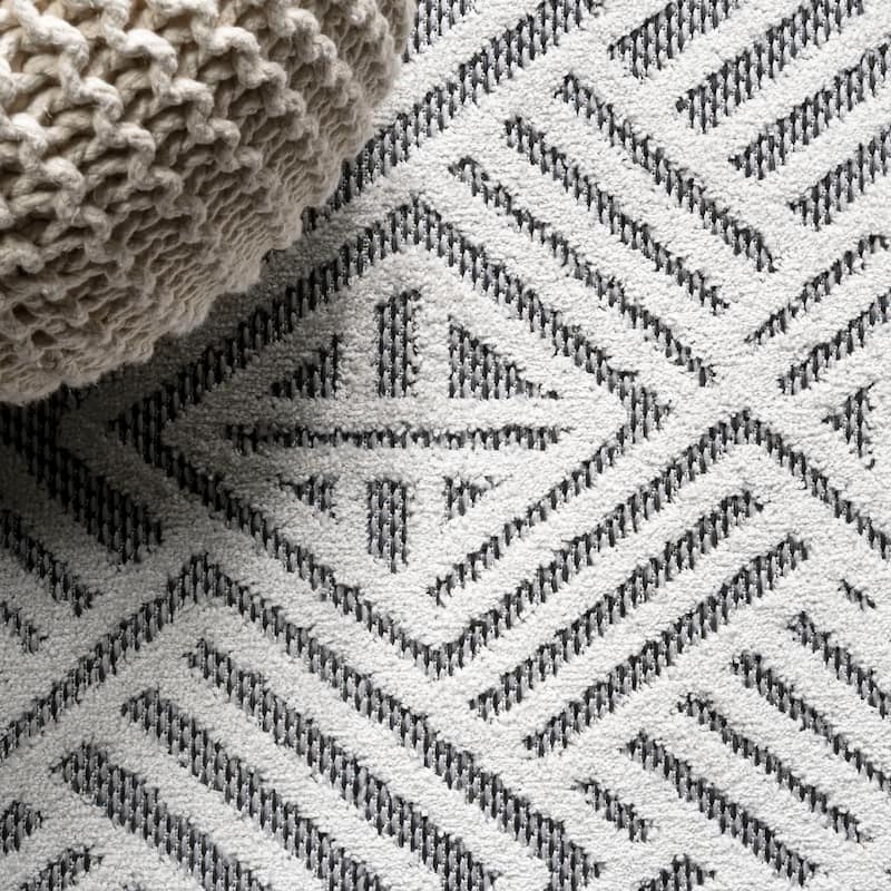 JONATHAN Y Aylan High-Low Pile Art Deco Geometric Indoor/Outdoor Area Rug