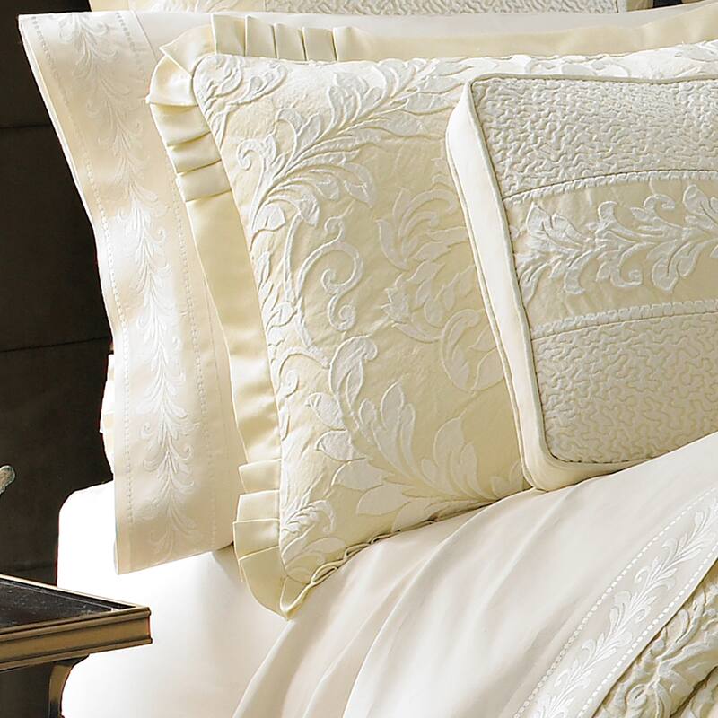 J. Queen New York Marquis Luxury Duvet Set