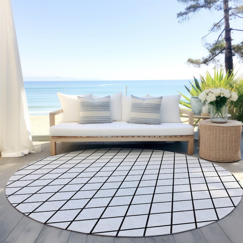 Machine Washable Indoor/ Outdoor Chantille Diamond Trellis Rug - White - 8' x 8'