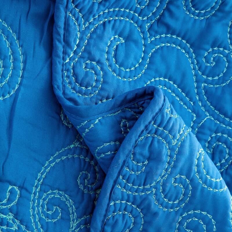 Serenta Damask Oversized 4-piece Bedspread Set