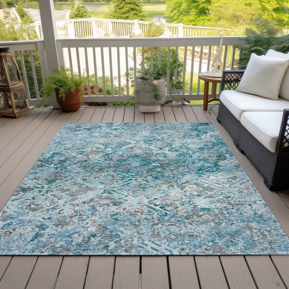 Machine Washable Indoor/ Outdoor Chantille Diamonds Distressed Rug
