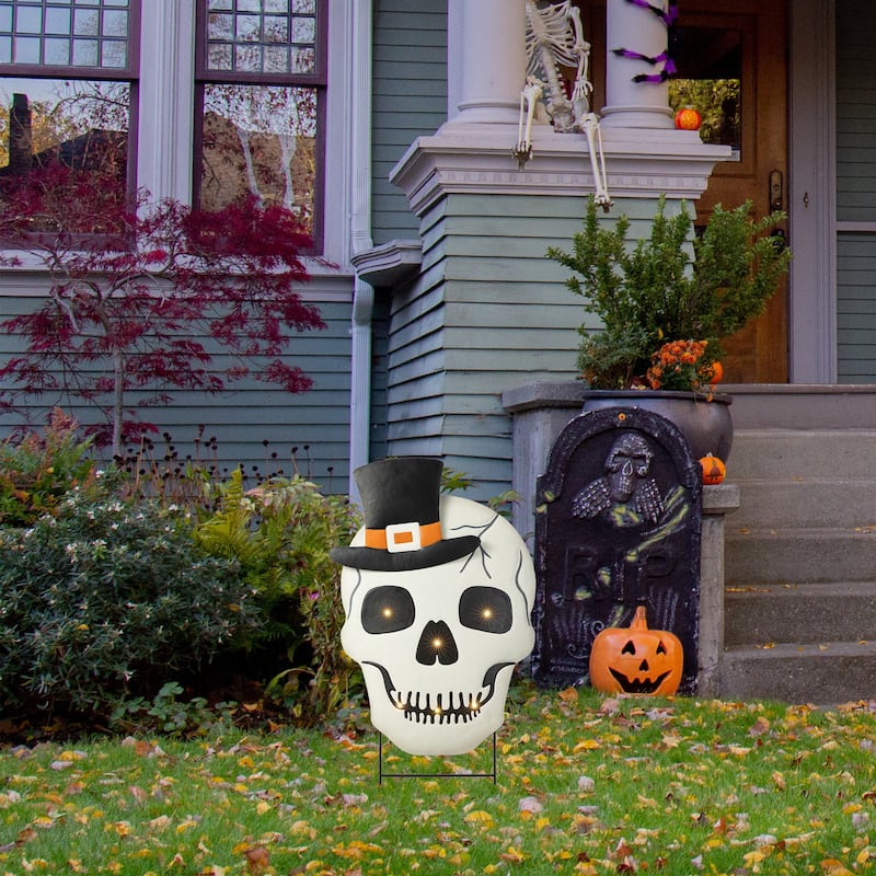 Glitzhome 38"H LED Lighted Halloween Metal Skull Yard Stake with Timer