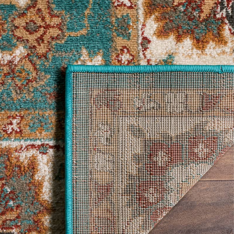 SAFAVIEH Summit Taisia Traditional Oriental Rug