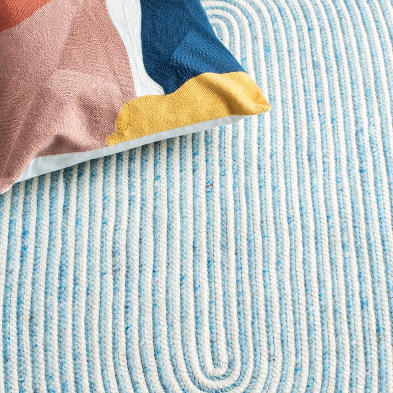 SAFAVIEH, Handmade Braided Bahrie Wool Rug