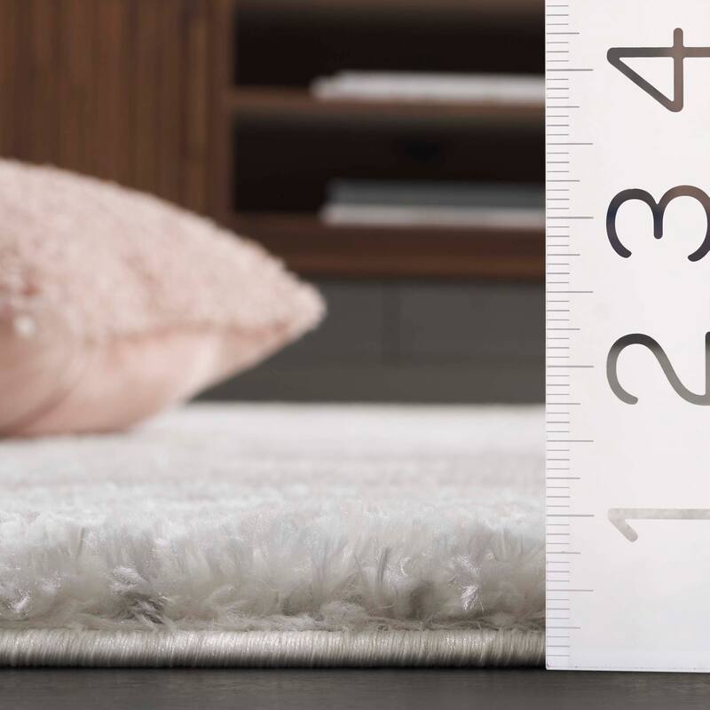 SAFAVIEH Tahoe Rukie Shag Modern 1.2-inch Thick Rug