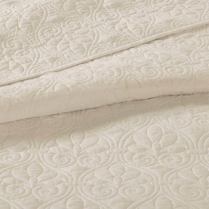 Madison Park Mansfield Reversible Quilt Set