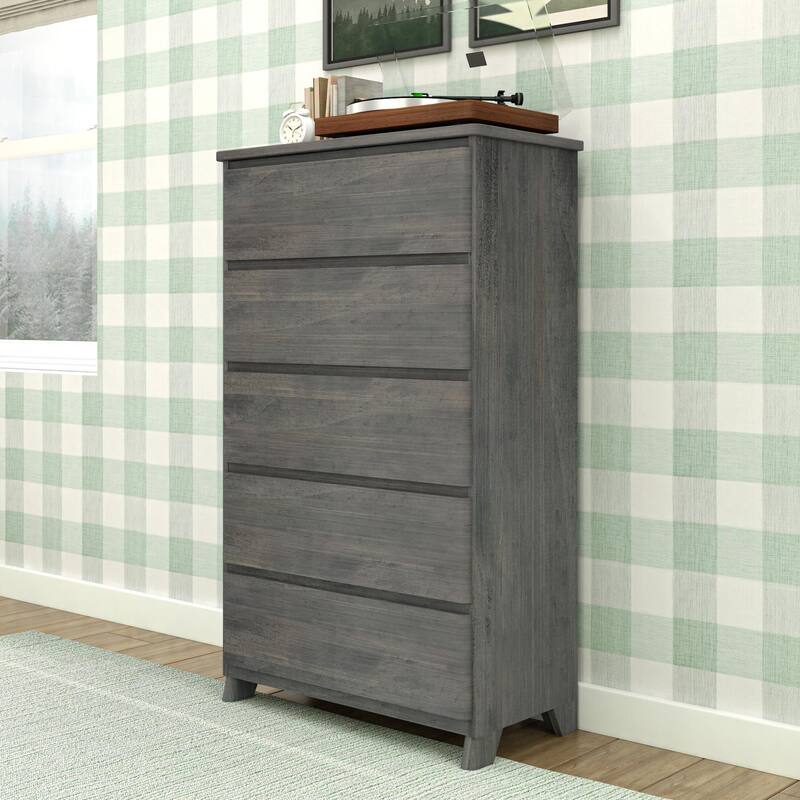 Max and Lily Farmhouse 5-Drawer Dresser