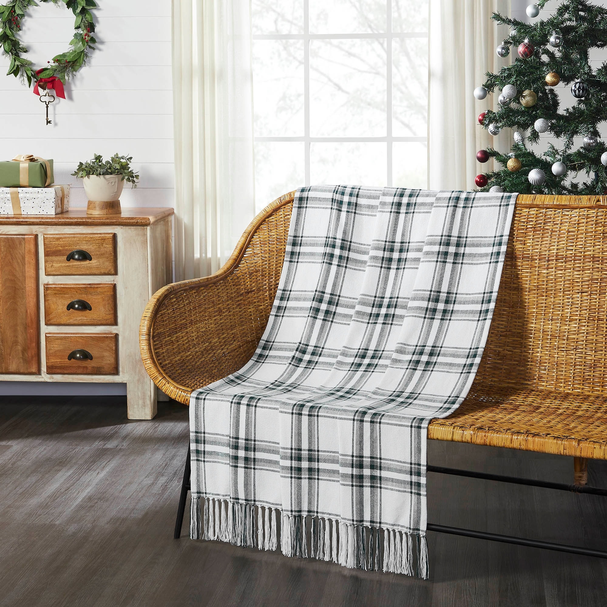 Harper Plaid Green White Woven Throw 50x60 Bed Bath Beyond 39065001