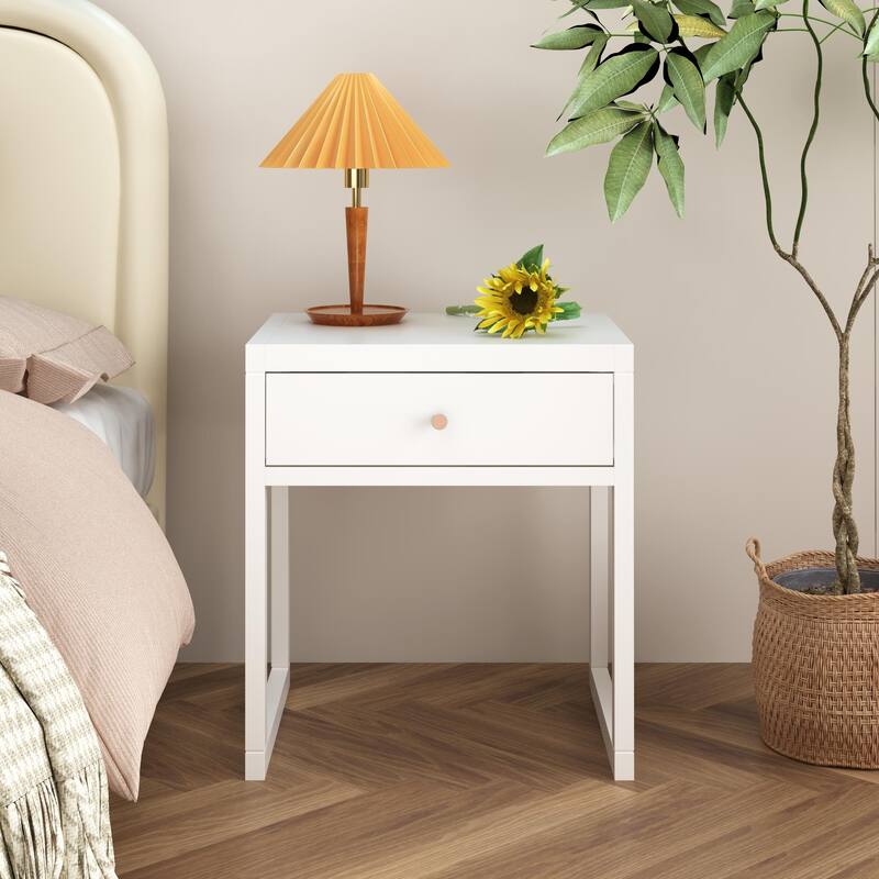 Sleek White Nightstand‌ – Minimalist Bedside Table with Wooden Pull Drawer, Space-Saving End Table for Bedrooms & Apartments.