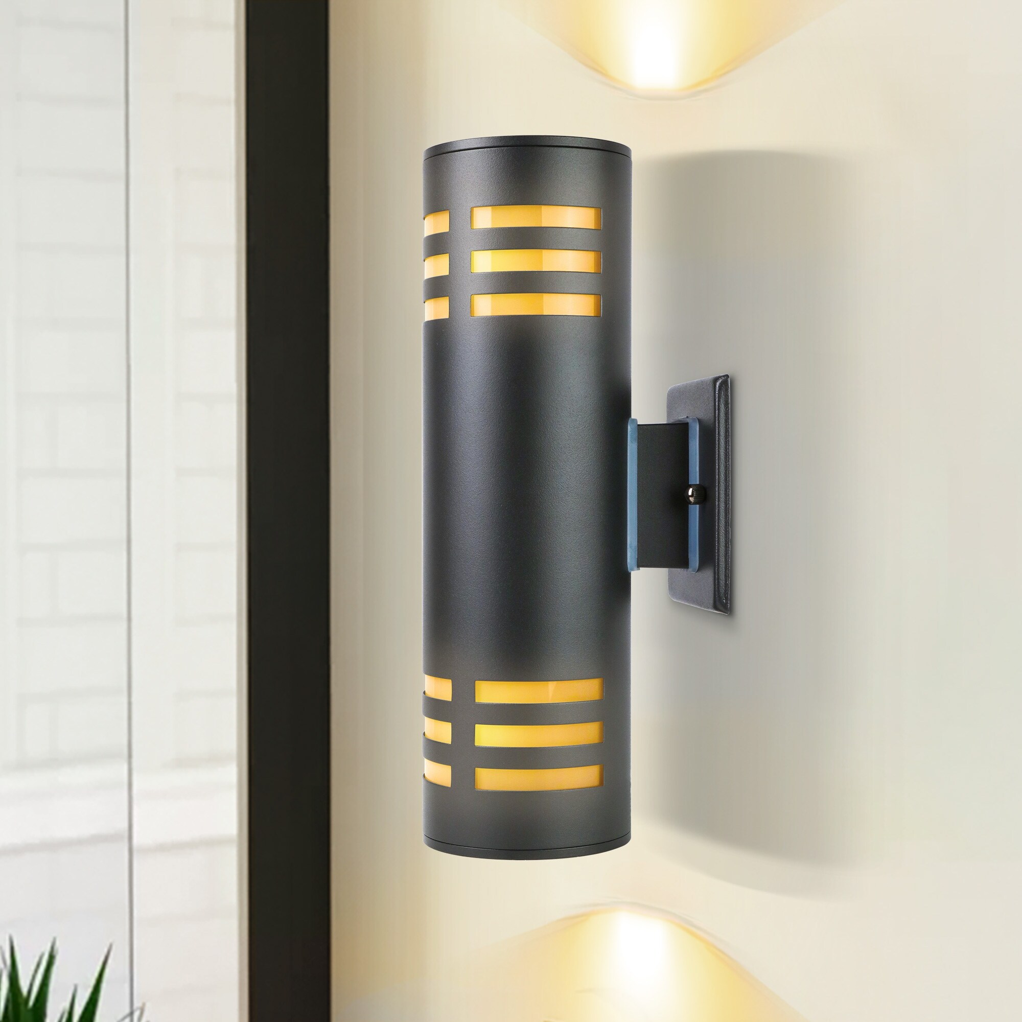 Outdoor armed sconce hotsell