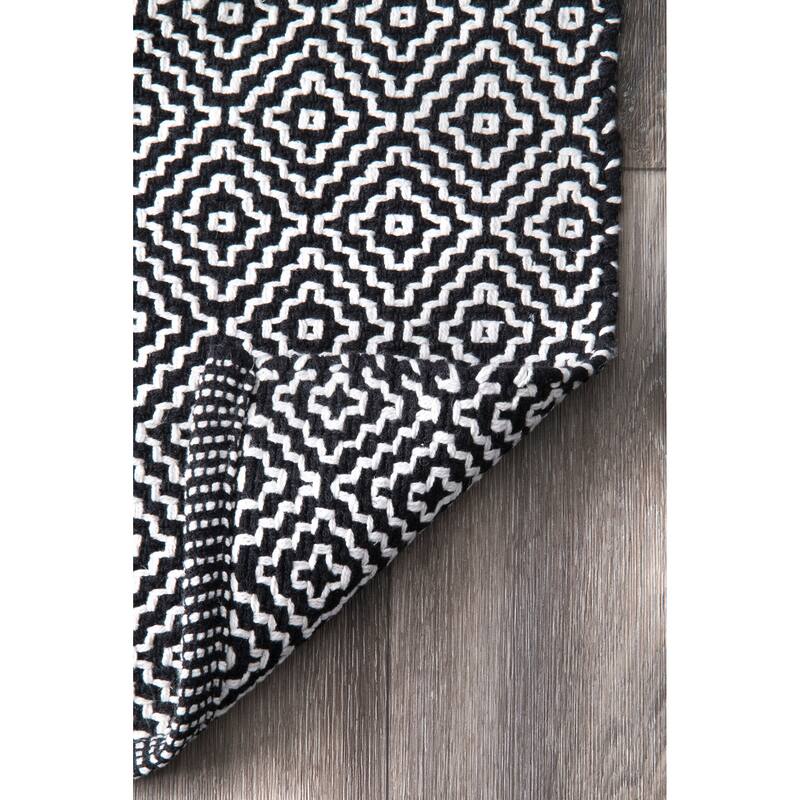 Nuloom Lorretta Geometric Cotton Area Rug