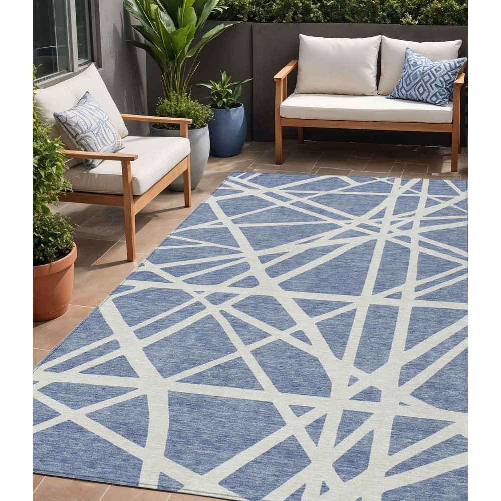 HomeRoots Geometric Transitional Rectangle Outdoor Rug