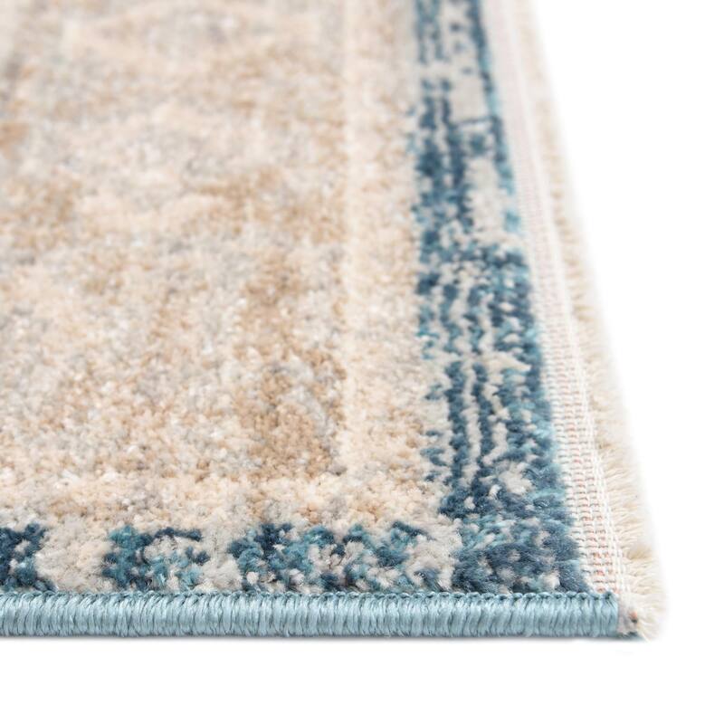 Traditional Nixa Collection Area Rug