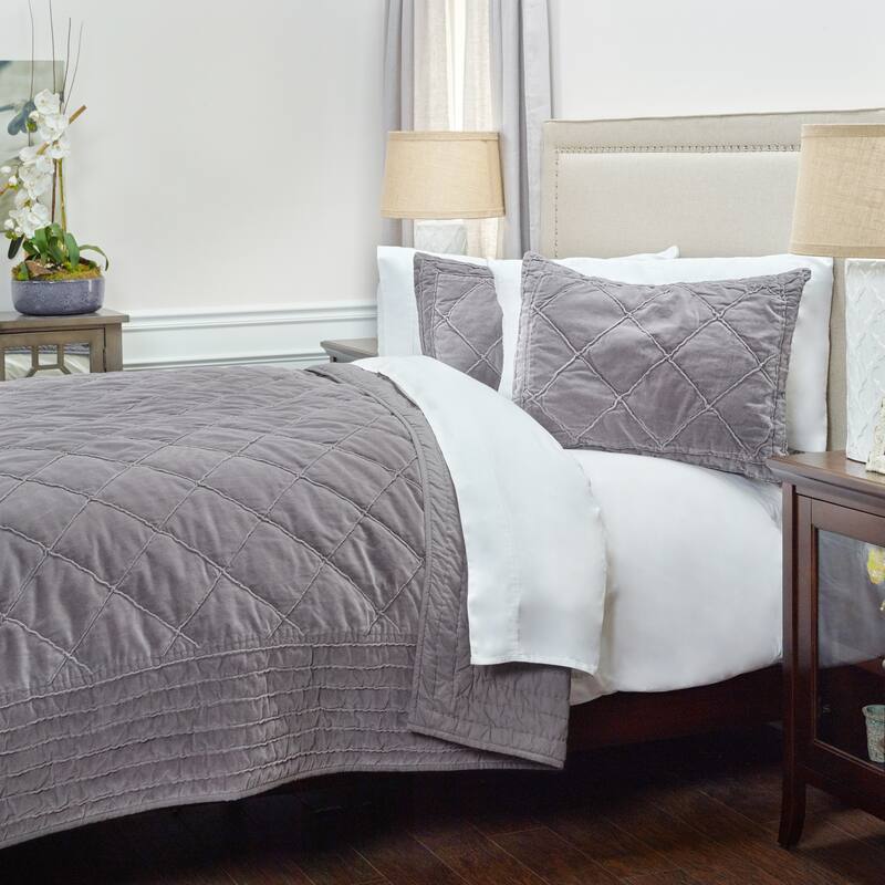 Collin Ivory Quilt Hand Quilted with Pin Tucks