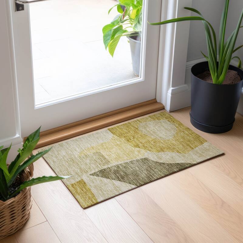 Machine Washable Indoor/ Outdoor Chantille Contemporary Abstract Rug - Gold - 1'8" x 2'6"