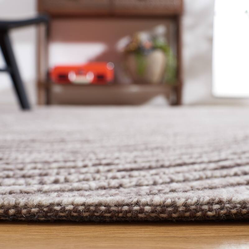 SAFAVIEH Handmade Trace Brandie Wool Rug