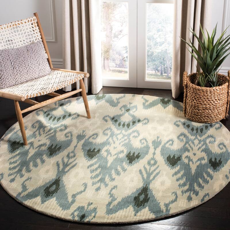 SAFAVIEH Handmade Ikat Maayke Modern Wool Rug - 6' Round - Beige/Slate