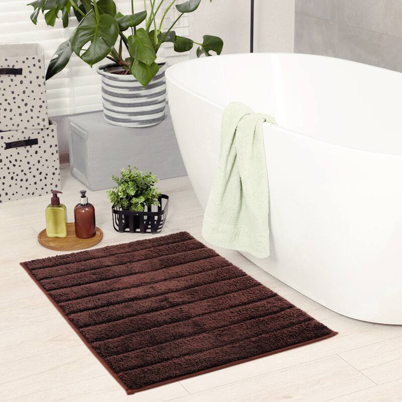 Soft Stripe Bathroom Rug, Rubber Backing Quick Dry Microfiber Rugs Non Slip Absorbent Mat for Shower Floor, Bath Decor