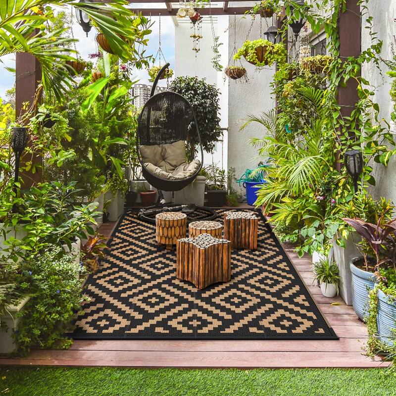 Reversible Charcoal Geometric Flat-Weave Recyclable Outdoor Rug