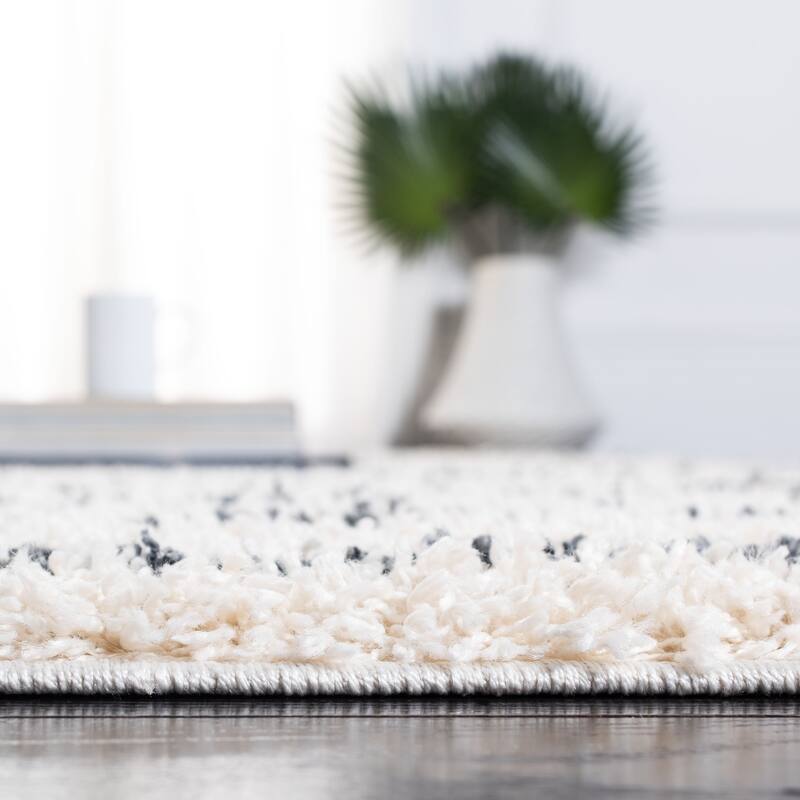 SAFAVIEH Venus Shag Moeidur 1.75-inch Thick Rug - Ivory/Dark Grey - 5' 3" x 7' 6"
