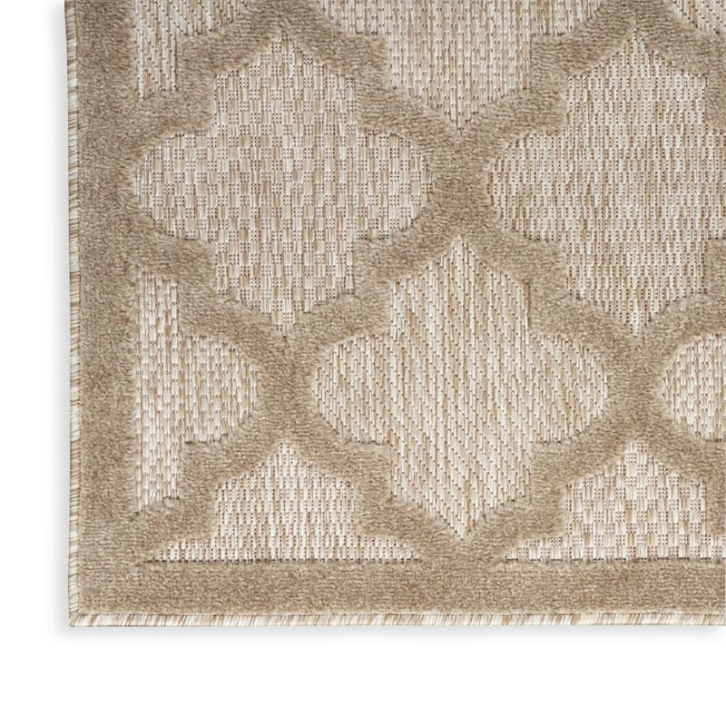 HomeRoots Contemporary Rectangle Outdoor Rug - 7' X 10'
