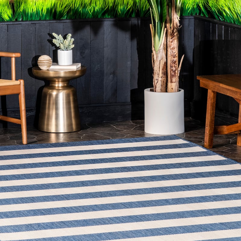 Nuloom Alexis Striped Indoor/Outdoor Area Rug