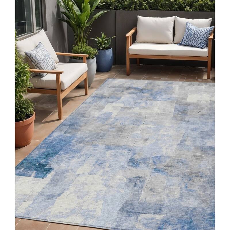 HomeRoots Abstract Transitional Rectangle Outdoor Rug - 5' X 8'