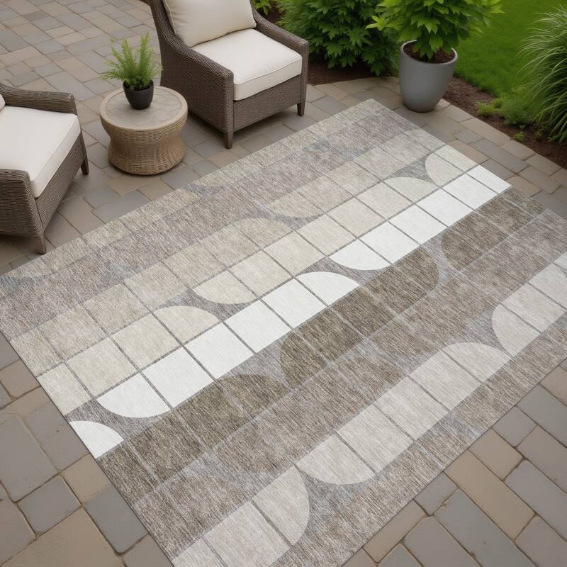Machine Washable Indoor/ Outdoor Modern Finch Chantille Rug