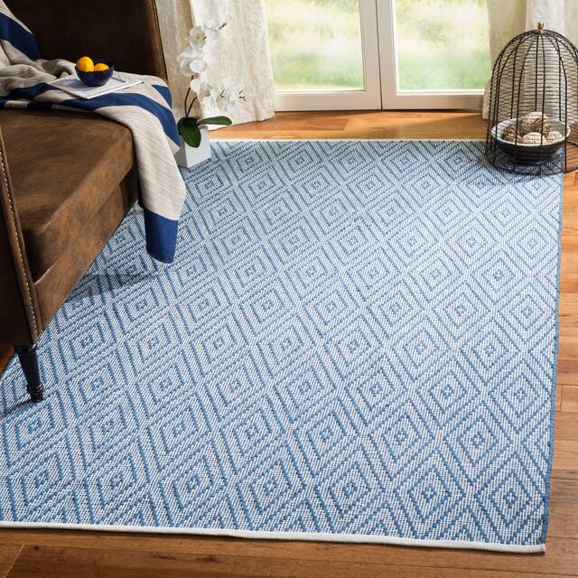 SAFAVIEH Handmade Flatweave Montauk Shkurte Cotton Rug - 3' x 5' - Blue/Ivory