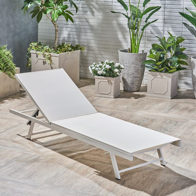 Mesh Chaise Lounge Chair, Rust-Proof Patio Recliner with Adjustable Backrest, Poolside Chair for Sunbathing - White
