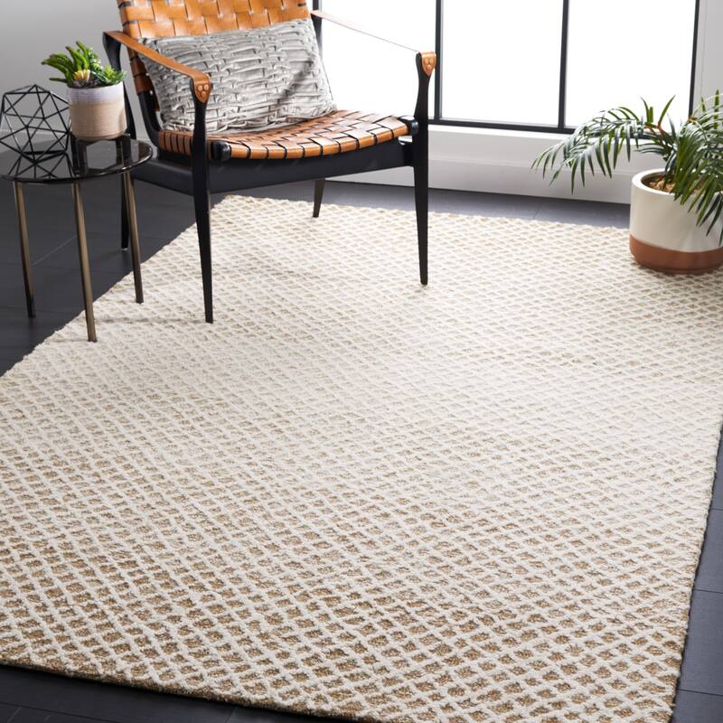 SAFAVIEH Handmade Micro-Loop Louwra Wool Rug