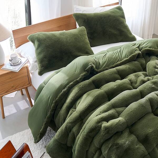 Chunky Bunny Yoga - Coma Inducer® Oversized Comforter - Chive