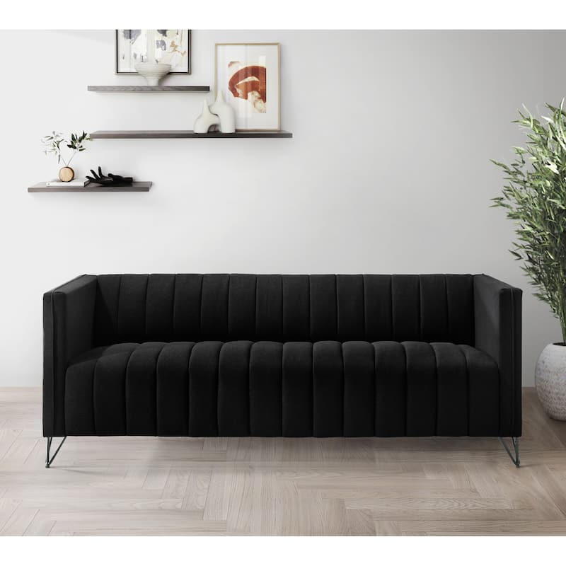 Clayfell Kurtis Square Arm Living Set