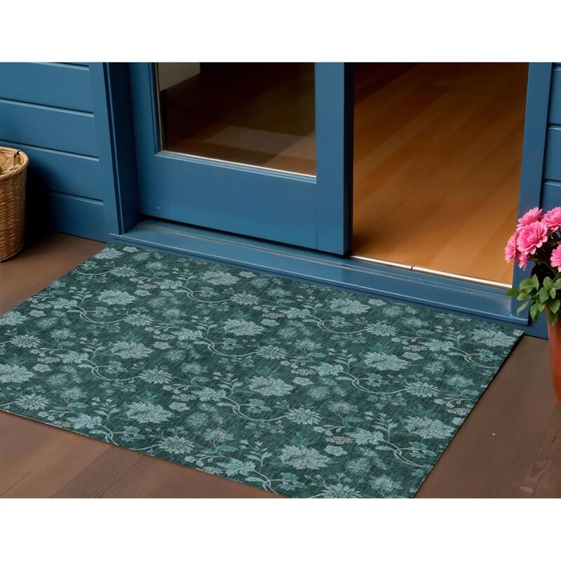 HomeRoots Floral Transitional Rectangle Outdoor Rug - 3' x 5'