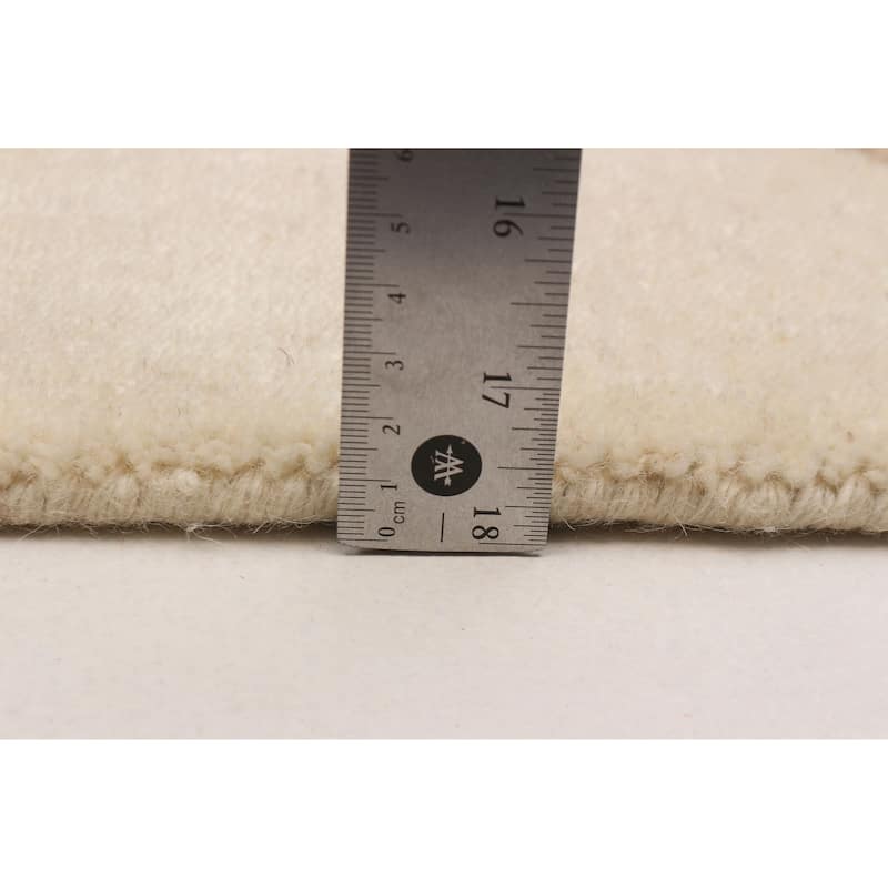 Kashkuli Gabbeh Cream Rug 6'7" x 9'10" - 6'7 x 9'10