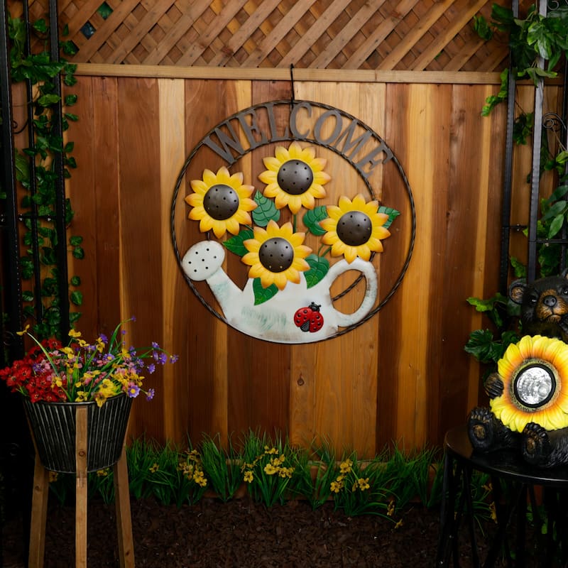 Large Round Sunflowers in Gardening Can Welcome Decor