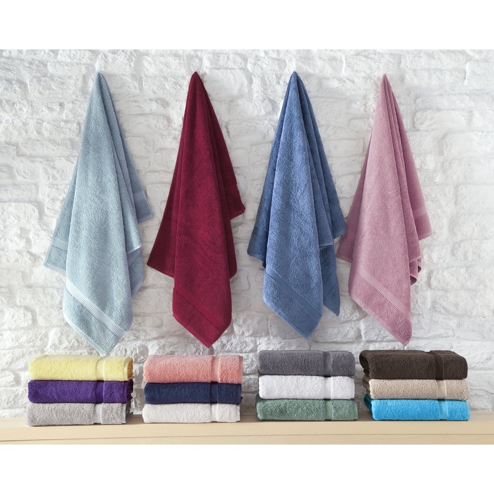 https://ak1.ostkcdn.com/images/products/is/images/direct/f8d12b8f632f72f93cc023339d49141b51094996/Royal-Turkish-Cotton-Towel-Soft-and-Luxury-700-GSM-Bath-Towels-Set-of-4.jpg