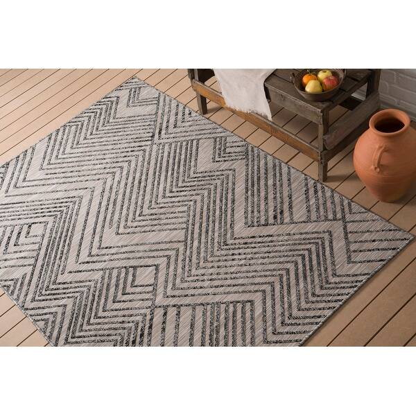 Shop 5 X 7 Indoor Outdoor Modern Geometric Dark Grey Black Rug Big On Sale Overstock 31264157