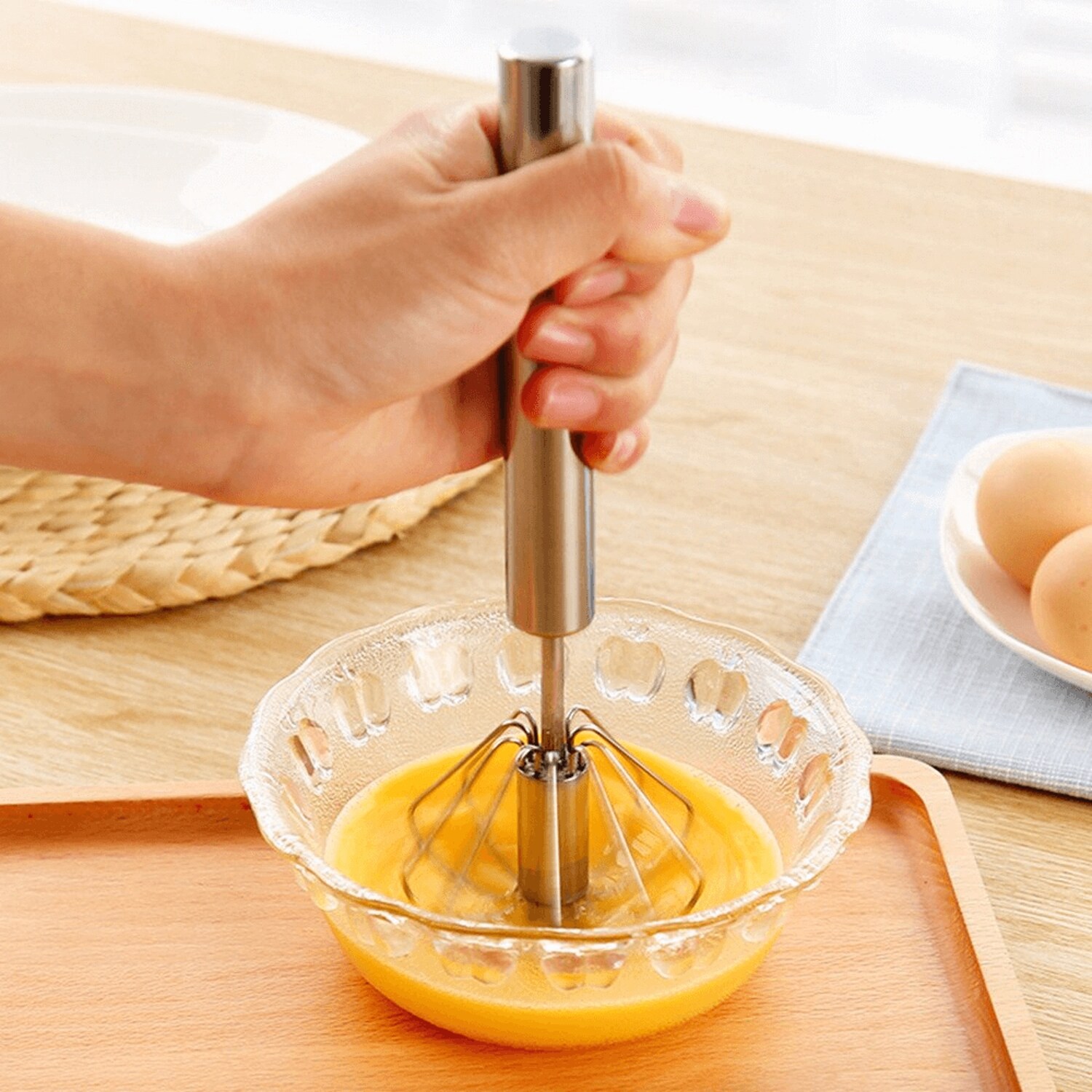 Easy Whisk Frusta Semi-Automatica In Acciaio Inox | Sbattitore Rotativo A Spinta Per Uova, Latte E Salse, 31 Cm, Senza Batterie - 2
