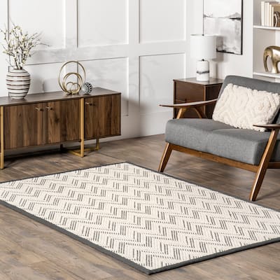 Nuloom Rozi Chevron Wool and Sisal Area Rug