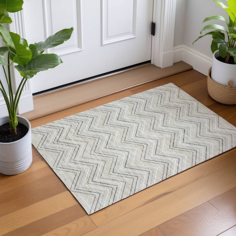 Machine Washable Indoor/ Outdoor Modern Chevron Chantille Rug