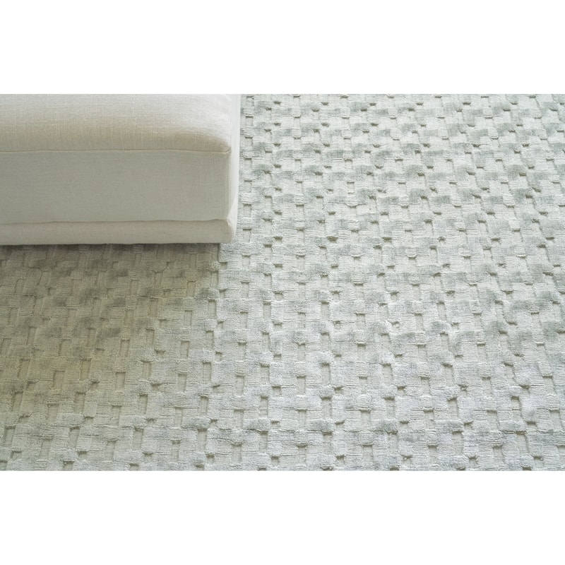 EXQUISITE RUGS Monroe Silk Hand-loomed Bamboo Silk Ivory Area Rug.
