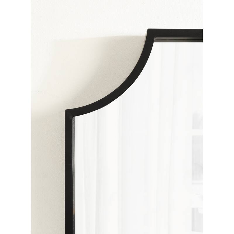 Kate and Laurel Travis Scalloped Arch Framed Wall Mirror