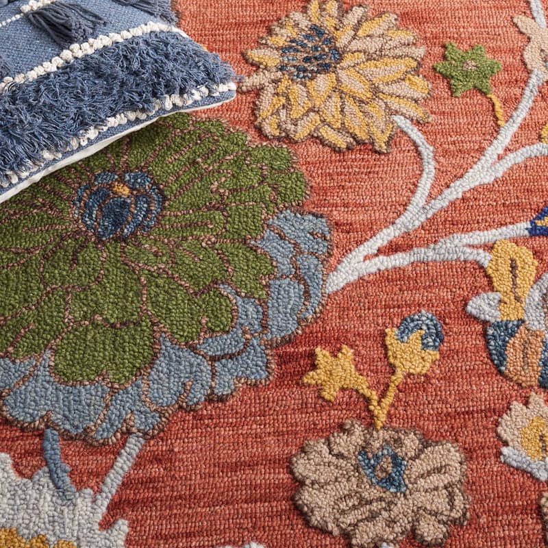SAFAVIEH Handmade Blossom Zeynep Modern & Contemporary Wool Rug