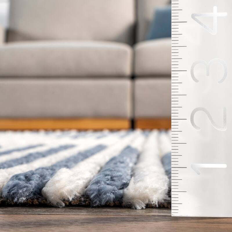 Nuloom Morgan Contemporary Shag Fringe Area Rug