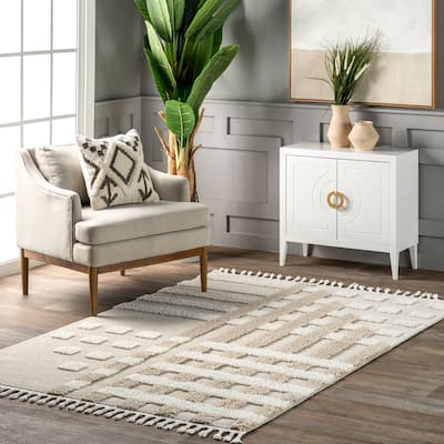 Nuloom Cordelia Fragmented Stripes Tasseled Area Rug